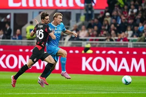 بغياب لياو وعودة لوكاكو.. تشكيل ميلان ونابولي في نصف نهائي السوبر الإيطالي